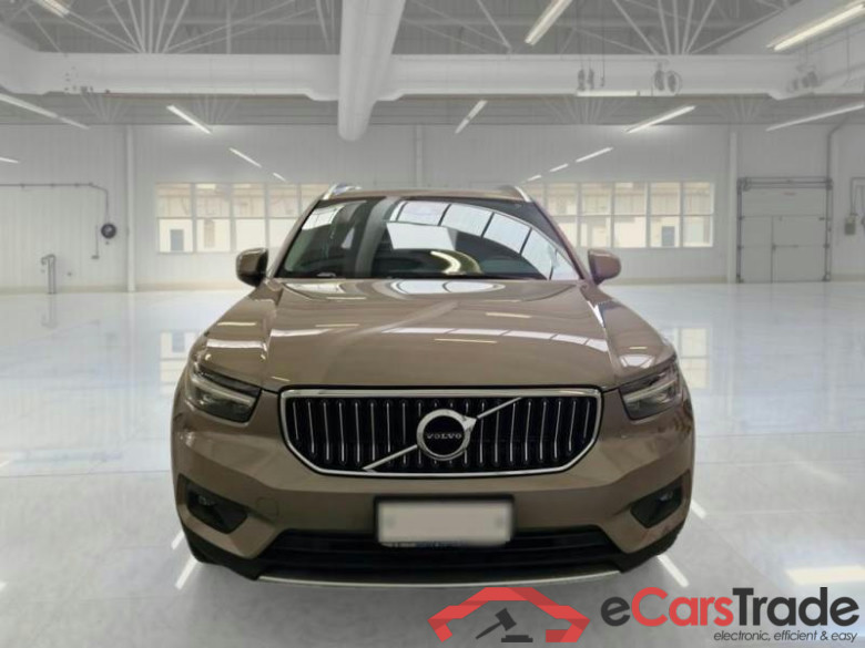 VOLVO XC40 / 2017 / 5P / SUV T5 PLUG-IN HYBRID RECH INSCRIP EXPR #6