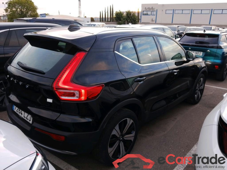 VOLVO XC40 / 2021 / 5P / todoterreno 1.5 T5 Recharge PHEV Bright Auto #2