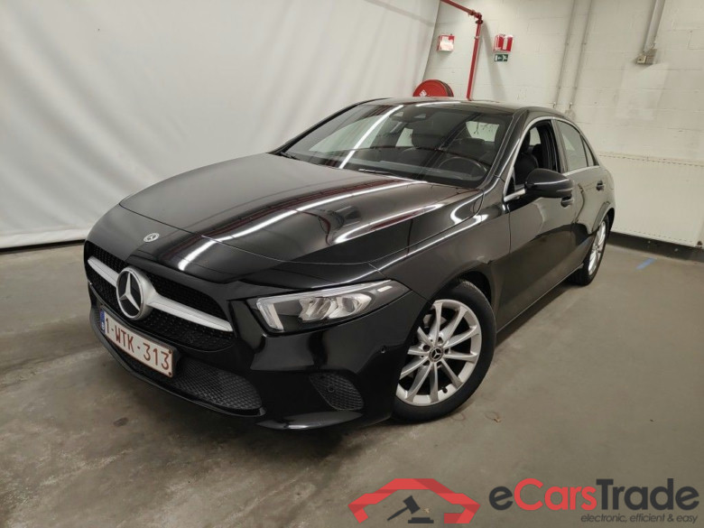 Mercedes-Benz A-Klasse Limousine A 180 d DCT Launch Edition 4d #1