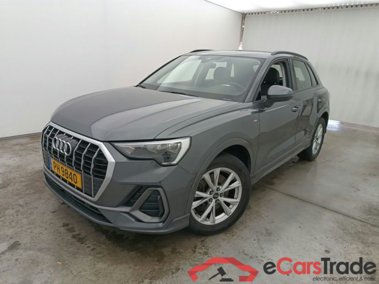 AUDI Q3 DIESEL - 2020 40 TDi 200 Quattro S line S tronic 5d #1