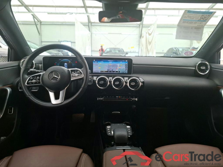 MERCEDES-BENZ Classe A Compact / 2018 / 5P / Berline A 250 e Progressive Line 8G-DCT #6