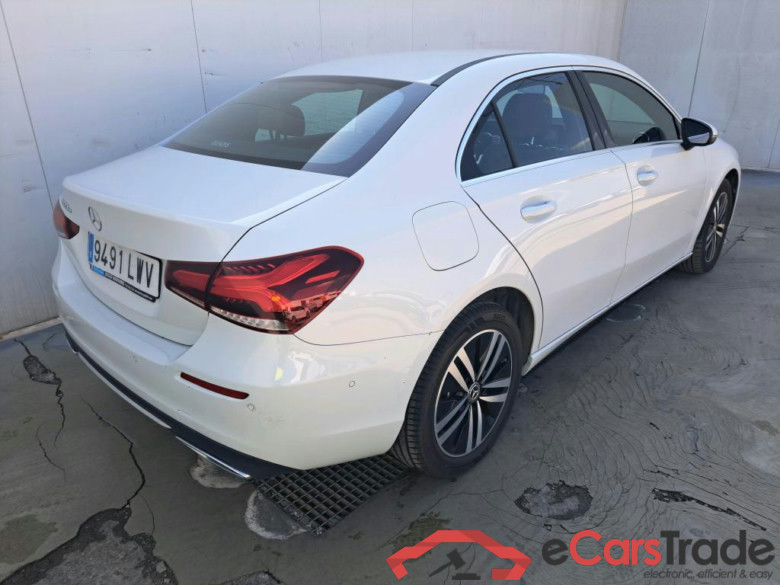MERCEDES-BENZ Clase A / 2018 / 4P / sedán Sedán A 250 e #2