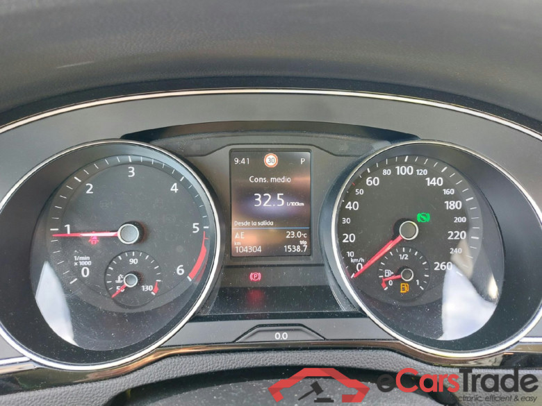 VOLKSWAGEN Passat / 2019 / 5P / familiar Variant Executive 2.0 TDI 110kW DSG #4