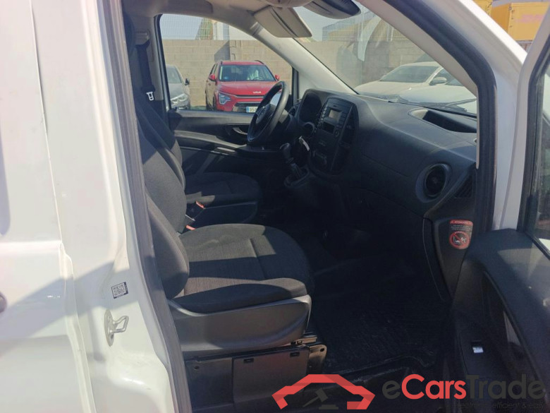 MERCEDES-BENZ Vito / 2014 / 4P / furgón 111 CDI Larga #5