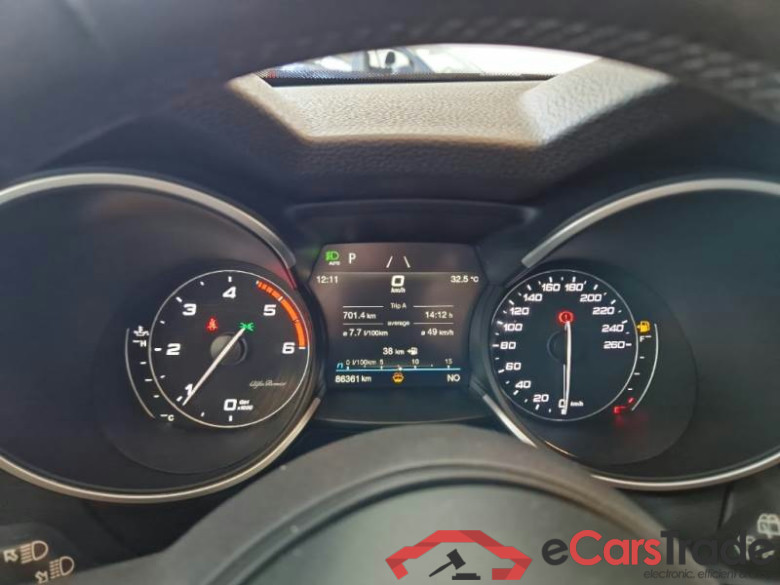 ALFA ROMEO STELVIO / 2017 / 5P / SUV 2.2 TURBO DIESEL 190CV BUSINESS AT8 Q4 #4