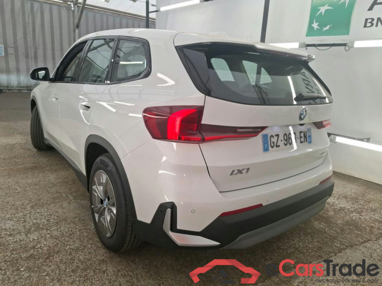 BMW iX1 / 2022 / 5P / SUV eDrive20 #3
