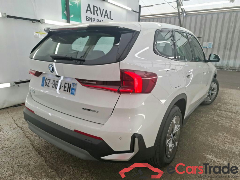 BMW iX1 / 2022 / 5P / SUV eDrive20 #4
