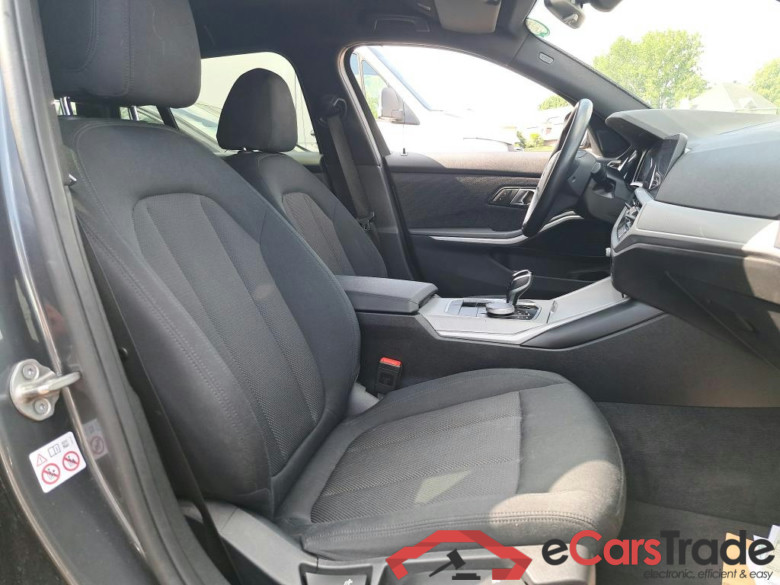 BMW - BMW 3 TOURING 318dA 150PK Advantage Pack Business Plus With Heated Seats & Parking Assistant Pack #3