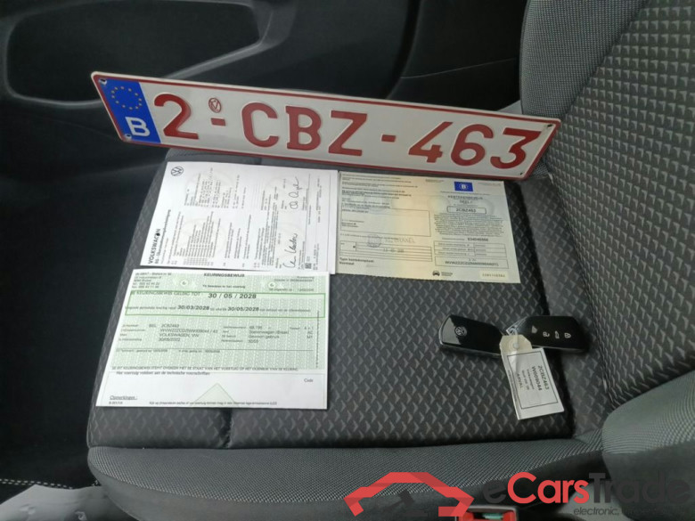 Volkswagen Golf VIII 1.0 eTSI 81kW Active DSG 5d #4