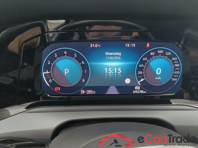 Volkswagen Golf VIII 1.0 eTSI 81kW Active DSG 5d #6