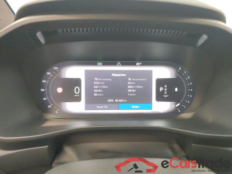 VOLVO XC40 - 2022 2.0 B3 163hp MHEV Plus Dark Design DCT 5d #6