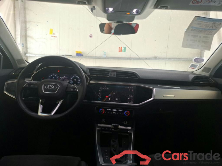 AUDI Q3 / 2018 / 5P / SUV 1.5 35 TFSI 150 S TRONIC DESIGN LUXE #5