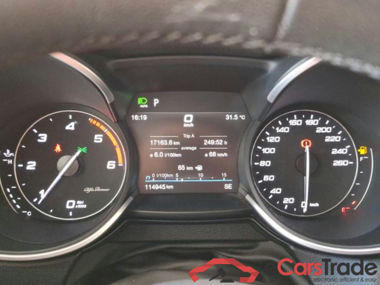 ALFA ROMEO STELVIO / 2017 / 5P / SUV 2.2 TURBO DIESEL 160CV BUSINESS AT8 RWD #4