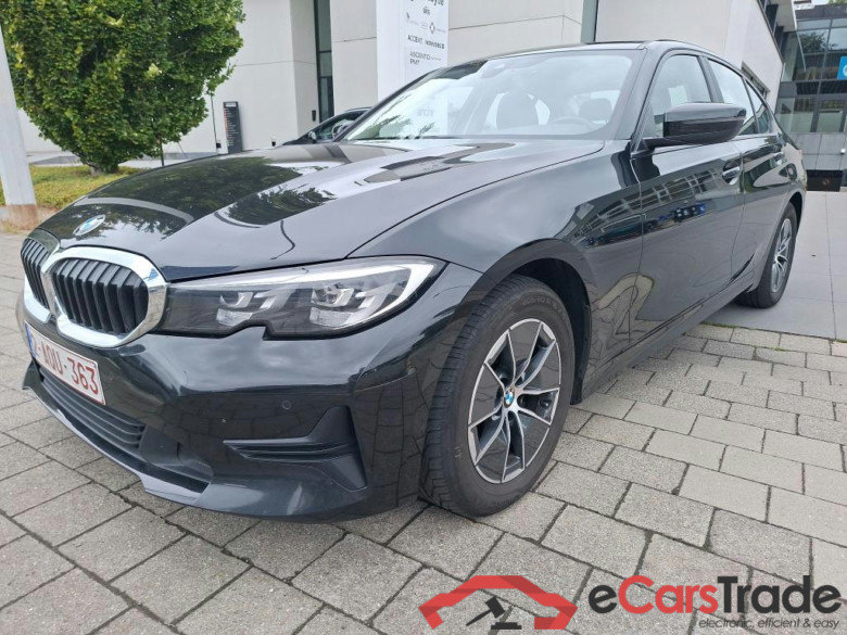 BMW - BMW 3 BERLINE 318dA 136PK Business Edition With Heated Seats & Foldable Towing Hook