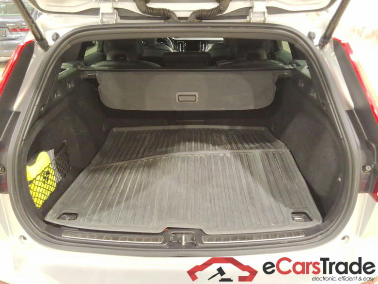VOLVO V60 2.0 T6 RECHARGE AWD GEARTR R-DESIGN #3