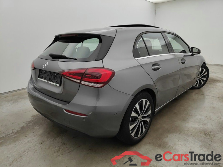Mercedes-Benz A-Klasse A 220 d 5d #2