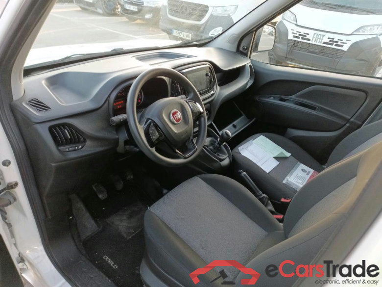 FIAT Doblò Cargo/2015/4P/furgón derivado de turismo Cargo SX 1.6 Mjet 66kW (90CV) #3