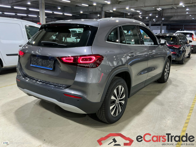 MERCEDES-BENZ GLA 1.3 GLA 250 E #4