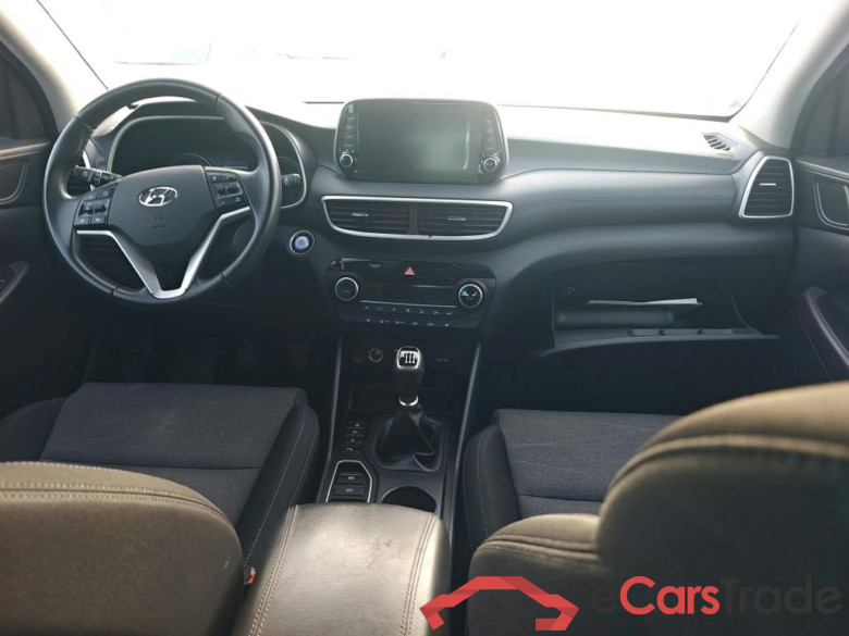 HYUNDAI Tucson / 2018 / 5P / todoterreno 1.6 CRDI 85kW (116CV) 48V Tecno 4X2 #3