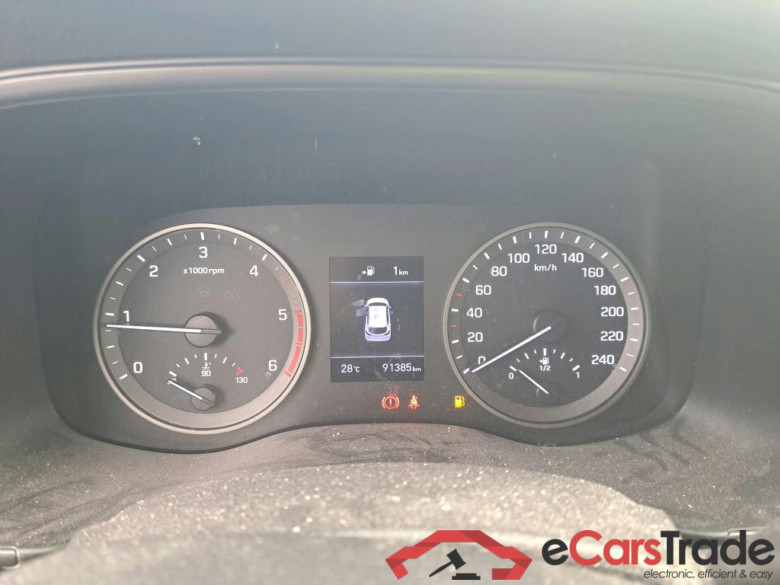 HYUNDAI Tucson / 2018 / 5P / todoterreno 1.6CRDI 85kW (116CV) 48V N-Line Lite 4X2 #4