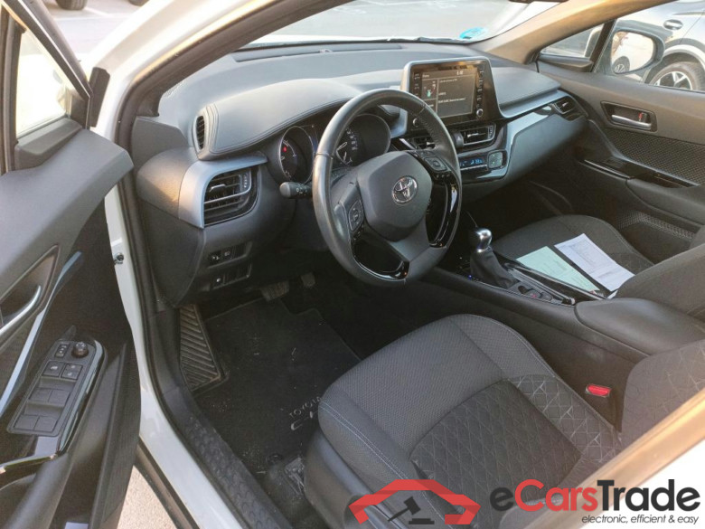 TOYOTA C-HR / 2019 / 5P / todoterreno 2.0 180H Advance #3