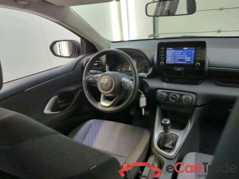 TOYOTA Yaris 1.5 VVT-i Active #3