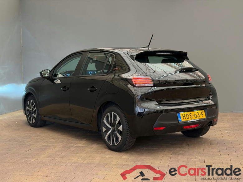 PEUGEOT 208 1.2 PT 75 Style #4