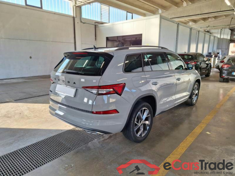 SKODA KODIAQ / 2021 / 5P / SUV 2.0 TDI 110KW SPORTLINE DSG 7P #2