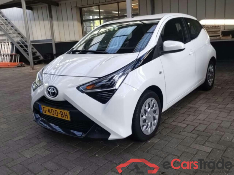 TOYOTA Aygo 1.0 VVT-i x-play limited