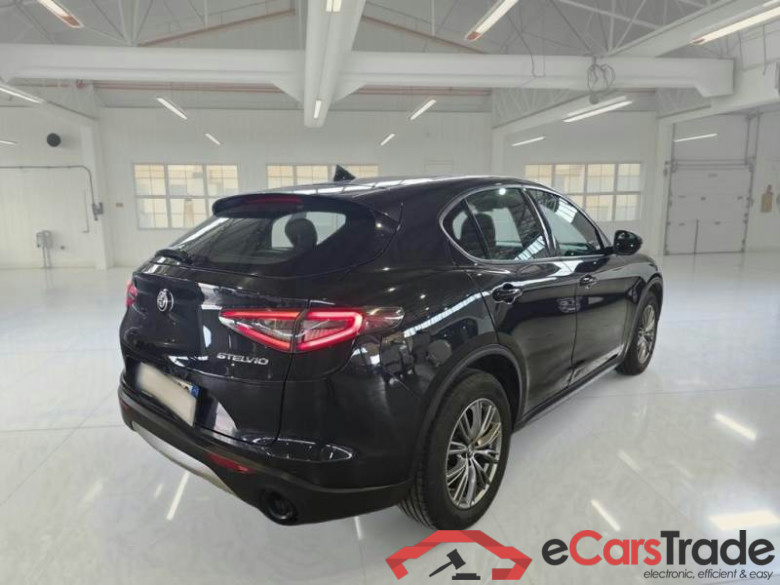 ALFA ROMEO STELVIO / 2017 / 5P / SUV 2.2 TD 160 CV SUPER AT8 RWD #2