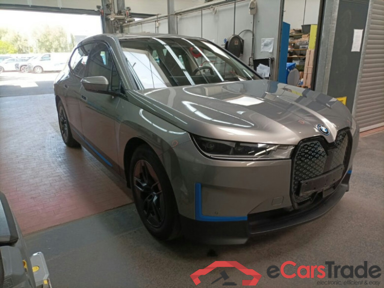 BMW iX  #1