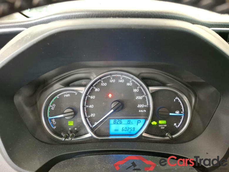 TOYOTA Yaris Hybride 5p Berline 1.5 VVT-I HYBRID France Business #6