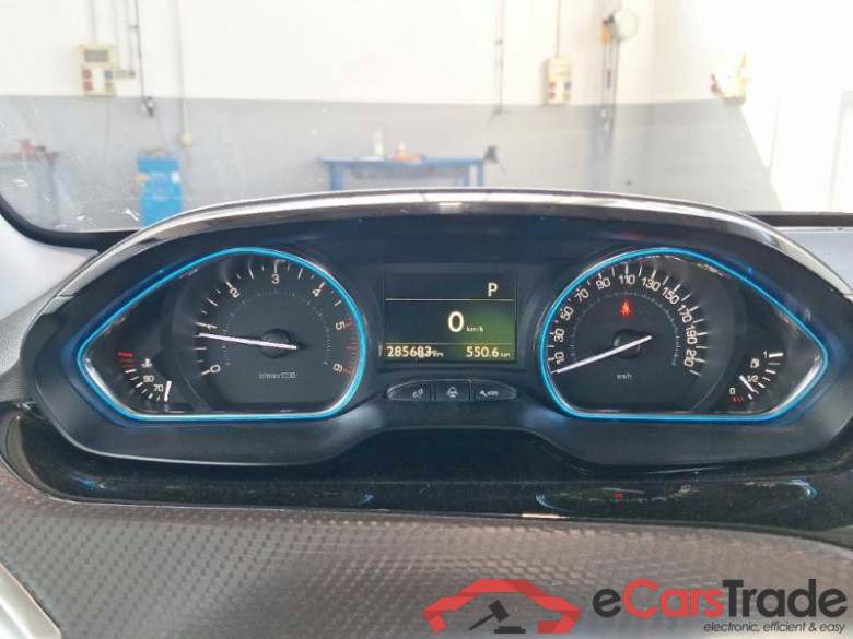 PEUGEOT 2008 / 2016 / 5P / CROSSOVER BLUEHDI 120 EAT6 ALLURE S/S AUT. #4