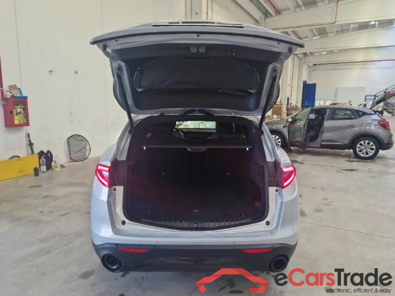 ALFA ROMEO STELVIO / 2017 / 5P / SUV 2.2 TD 190 CV SPRINT AT8 Q4 #5
