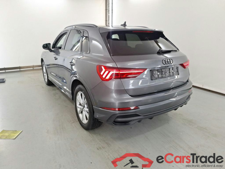 AUDI Q3 1.4 45 TFSI E S TRONIC S LINE #3