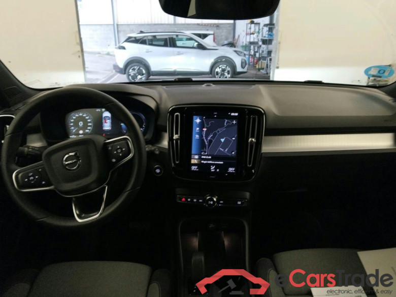 VOLVO XC40 / 2021 / 5P / todoterreno 1.5 T4 Recharge PHEV Core Auto #3