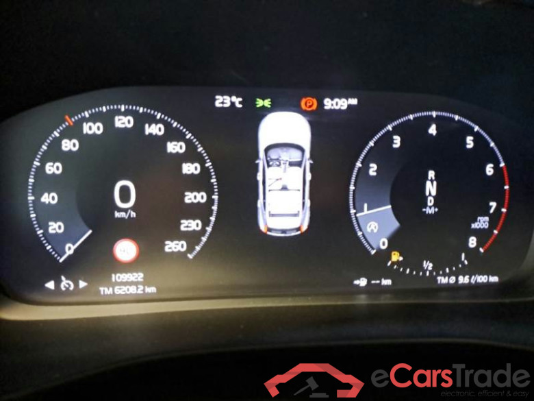 VOLVO XC40 / 2017 / 5P / SUV T3 AUTOMATICO MOMENTUM PRO #4