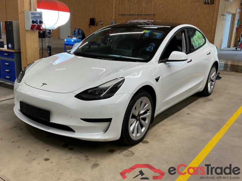 TESLA Model 3 RWD Hinterradantrieb 4d 239kW