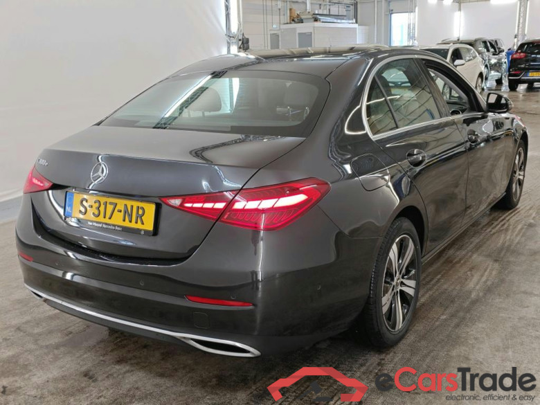 Mercedes-Benz C-Klasse Limousine C 300 e Luxury Line 4d #2