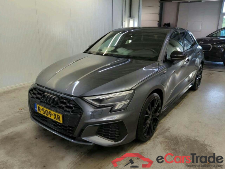 AUDI A3 Sportback 45 TFSI e S ed. Comp #1