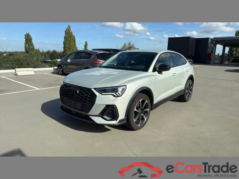 AUDI Q3 Sportback PHEV 45 TFSIe Attraction S tronic (180 kW) #1