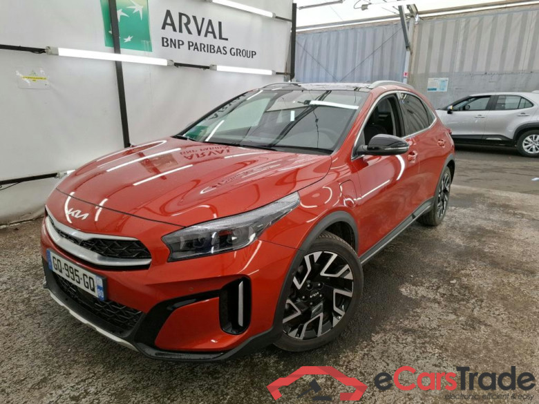 KIA XCeed / 2022 / 5P / Crossover 1.6 GDI PHEV LOUNGE DCT6 #1