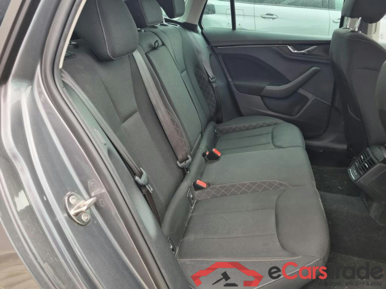 SKODA Kamiq 1.0 TSI Clever DSG #6