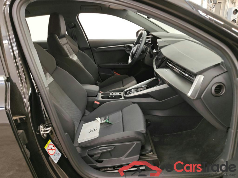 Audi A3 Sportback 30 TFSI S tronic Business edition 5d #3