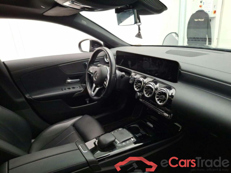 MERCEDES-BENZ CLA-klasse Shooting Brake 200 Bns Sol. Luxury #3