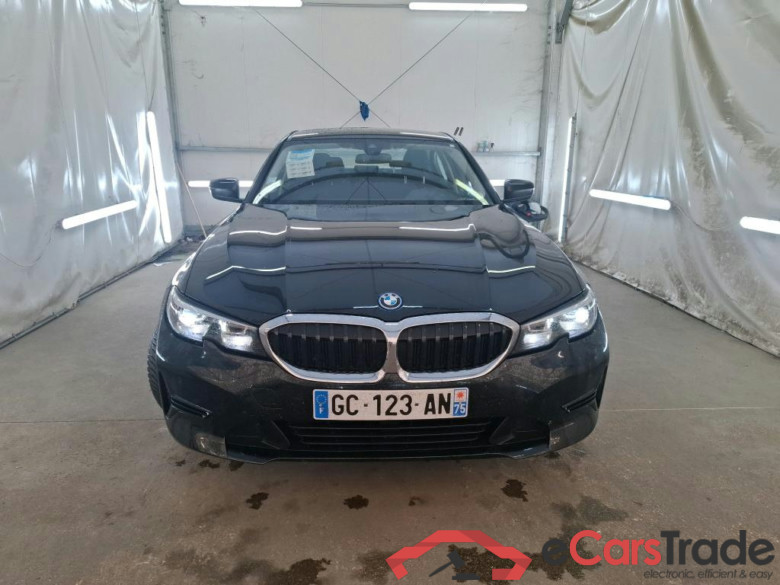 BMW Série 3 Berline / 2018 / 4P / Berline 330e 292ch Business Design BVA8 Hybride #1