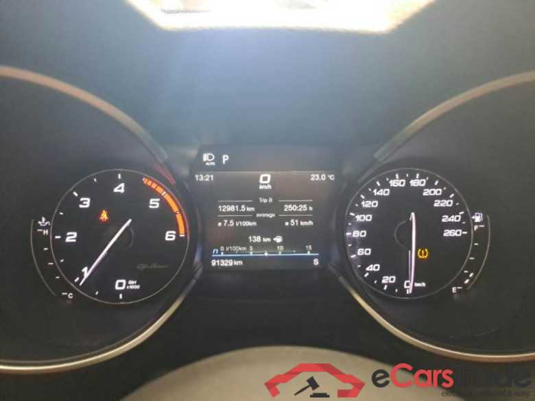 ALFA ROMEO STELVIO / 2017 / 5P / SUV 2.2 TD 190 CV SUPER BUSINESS AT8 Q4 #4