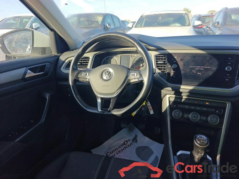 VOLKSWAGEN T-Roc / 2017 / 5P / todoterreno Advance 2.0 TDI 85kW (115CV) #3
