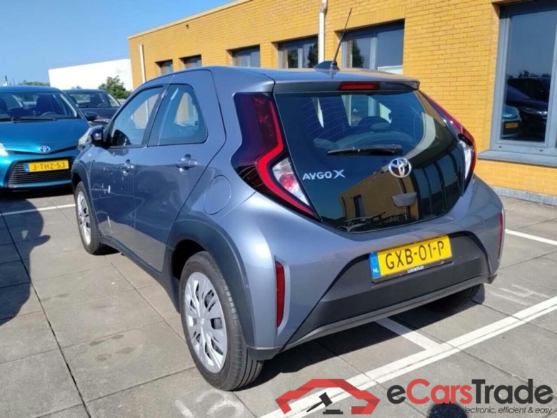 TOYOTA Aygo X 1.0 VVT-i MT Play #3