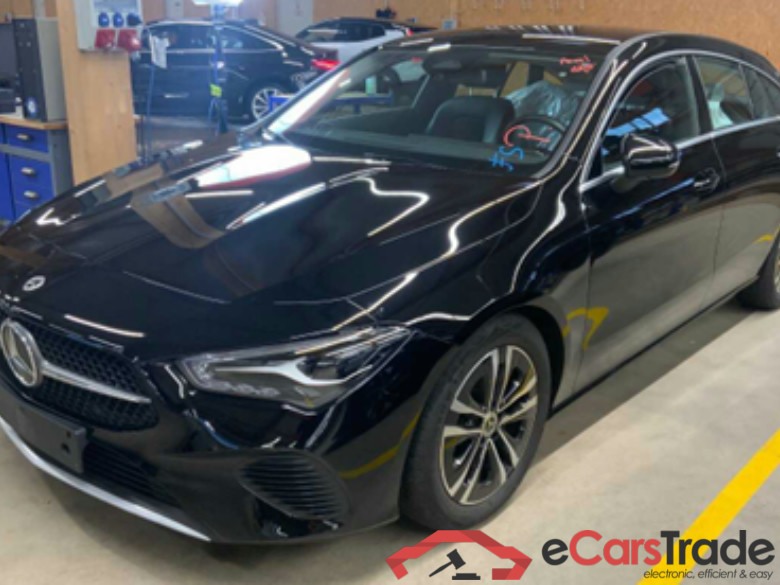 MERCEDES-BENZ CLA 180 Shooting Brake 7G-DCT Entry 5d 100kW